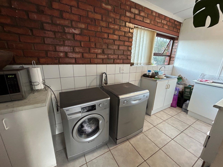 4 Bedroom Property for Sale in Noorsekloof Eastern Cape